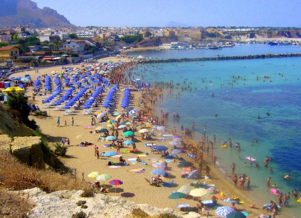 Mare, spiagge, bagni e coronavirus. ISS: rischi e raccomandazioni per un’estate a prova di COVID19