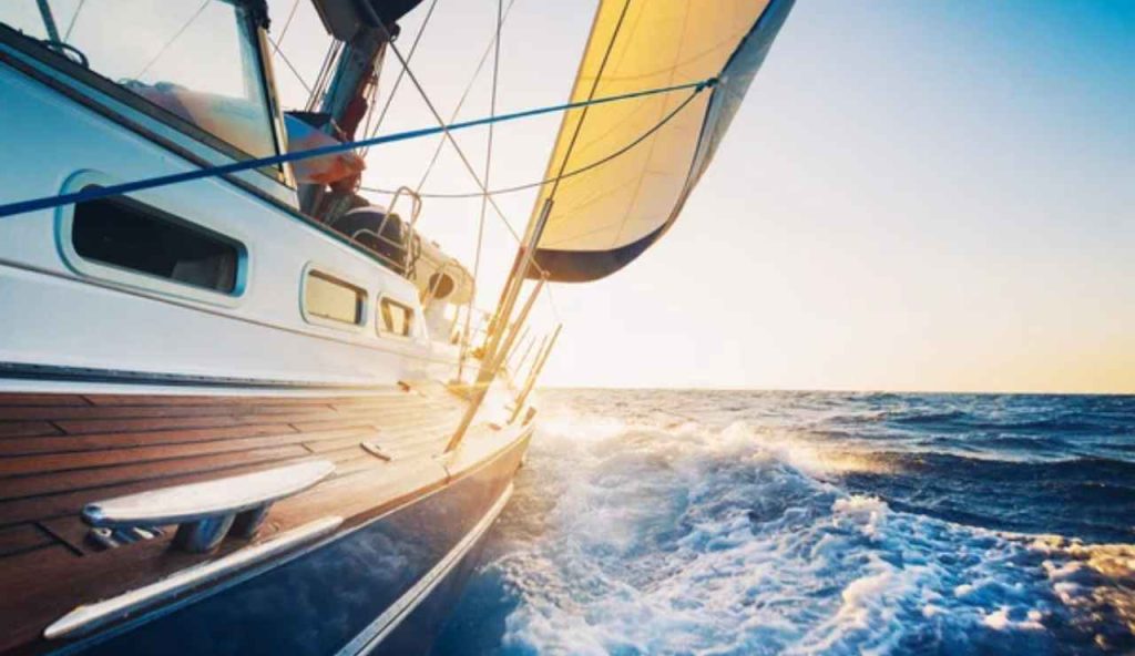 Nave in mare