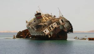 Nave che affonda