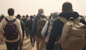 Persone in mezzo alla strada