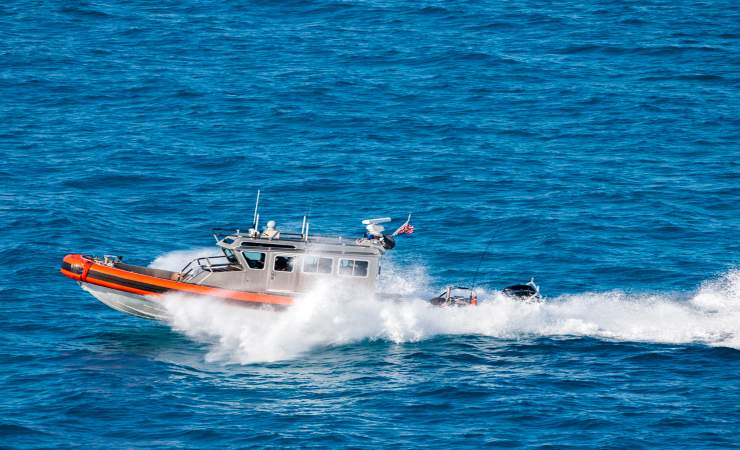 guardia costiera in azione