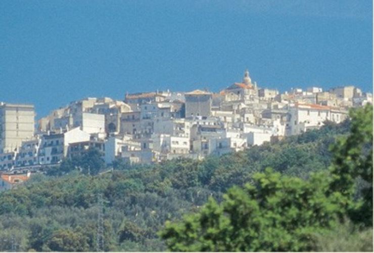 La veduta di Ischitella (Wikipedia Ischitellano FOTO) - www.marinecue.it