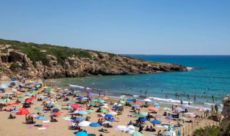 Spiaggia di Calamosche (Depositphotos foto) - www.marinecue.it