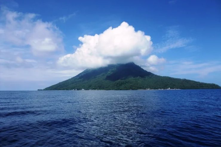 Allerta Vulcano sommerso manca poco esploderà