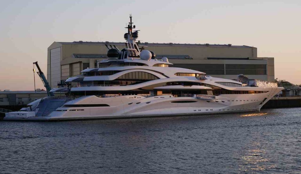 yacht nel porto