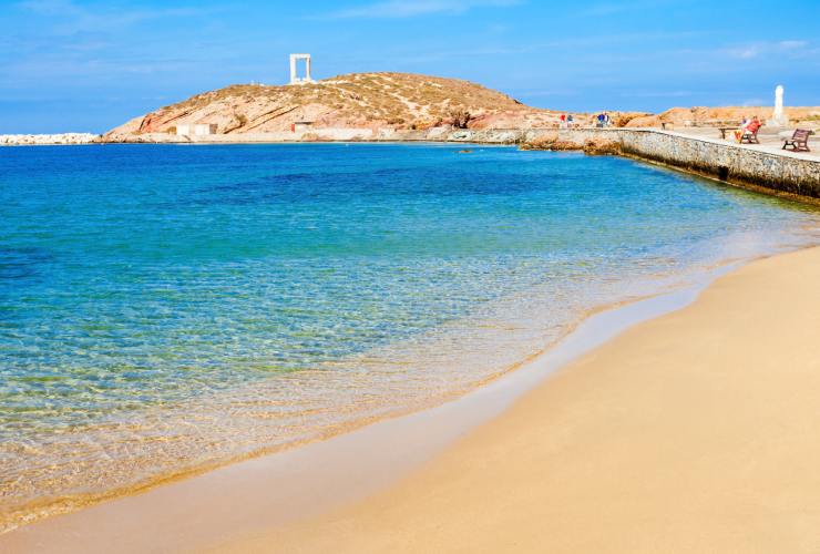 Illustrazione di Naxos (canva FOTO) - marinecue.it