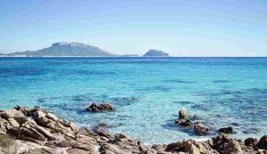 Illustrazione di un paesaggio sardo (Pixabay FOTO) - marinecue.it