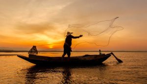 Illustrazione di un pescatore (Canva FOTO) - marinecue.it