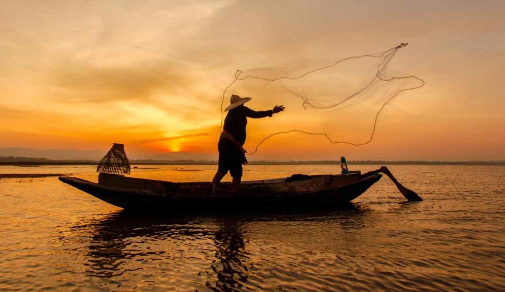 Illustrazione di un pescatore (Canva FOTO) - marinecue.it