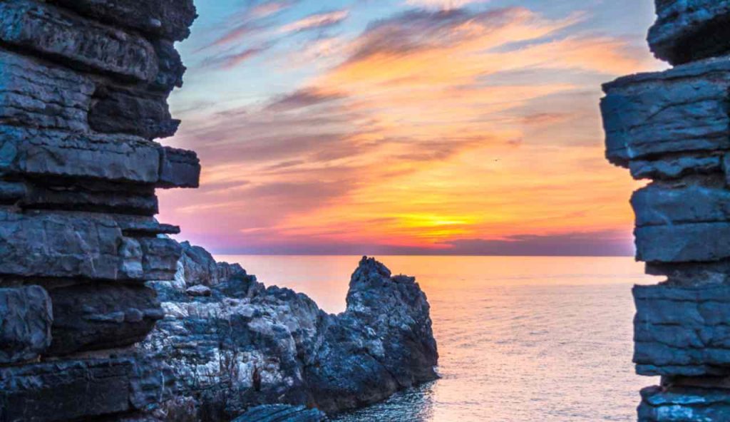 Illustrazione di un tramonto (Canva FOTO) - marinecue.it