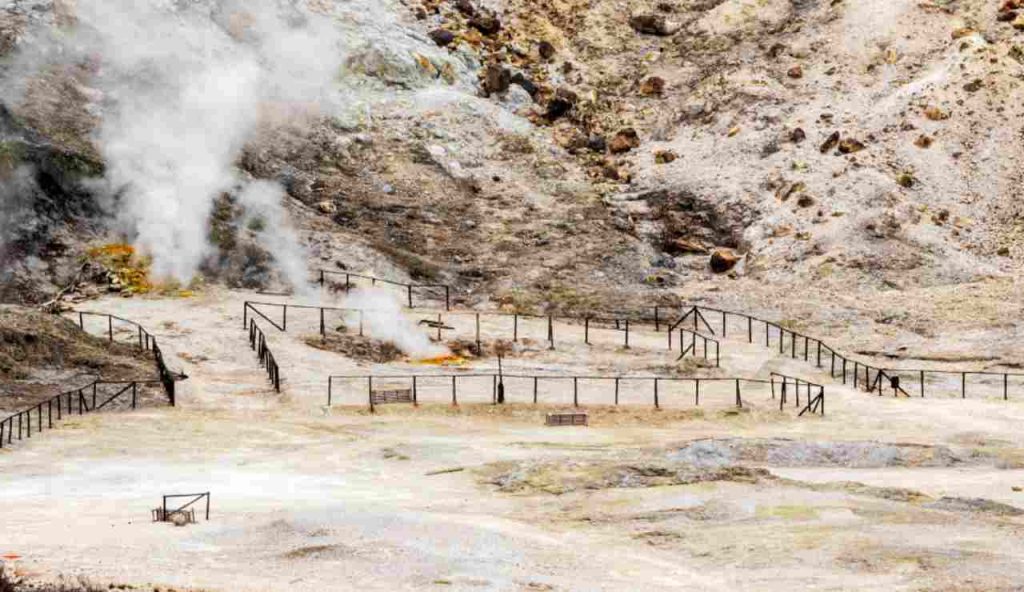 Illustrazione di una solfatara (Canva FOTO) - marinecue.it
