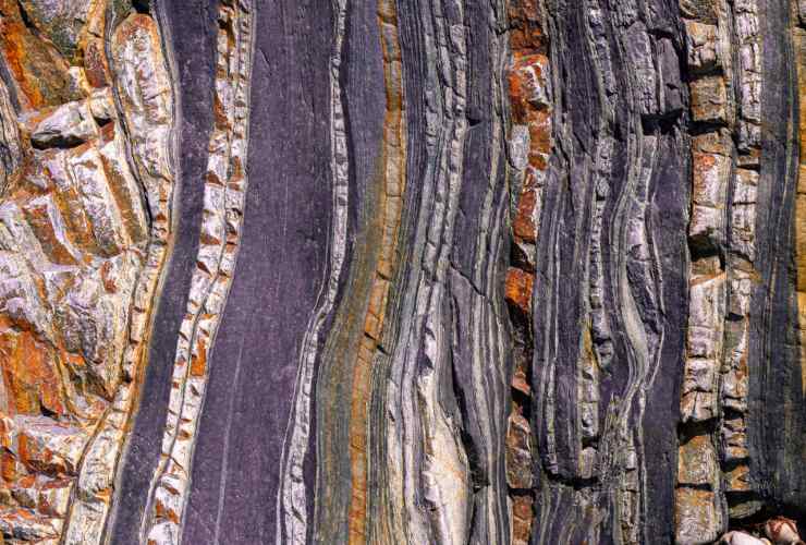 Illustrazione di una struttura geologica (Canva FOTO) - marinecue.it