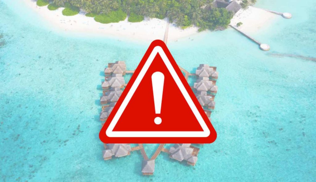 Illustrazione delle Maldive e di un pericolo (Canva FOTO) - marinecue.it