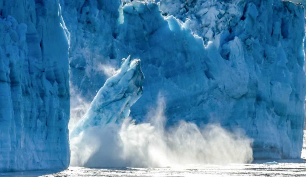 Illustrazione dello scioglimento dei ghiacci (Canva FOTO) - marinecue.it