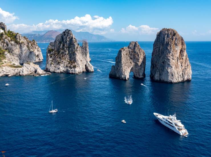 Illustrazione di Capri (Canva FOTO) - marinecue.it