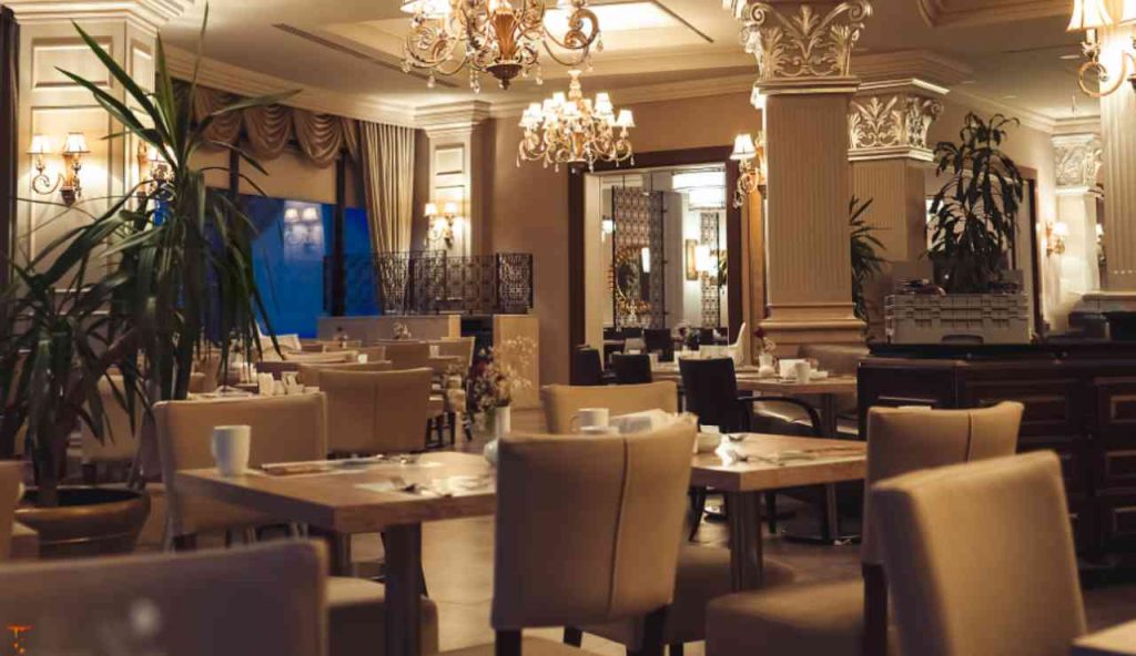 Illustrazione di un ristorante lussuoso (Canva FOTO) - marinecue.it