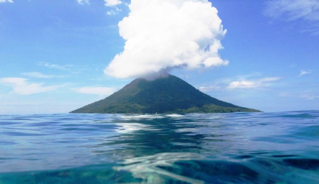 Illustrazione di un vulcano (Canva FOTO) - marinecue.it