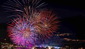 Illustrazione di una festa (Canva FOTO) - marinecue.it