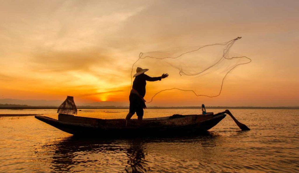 Illustrazione di un pescatore (Canva FOTO) - marinecue.it