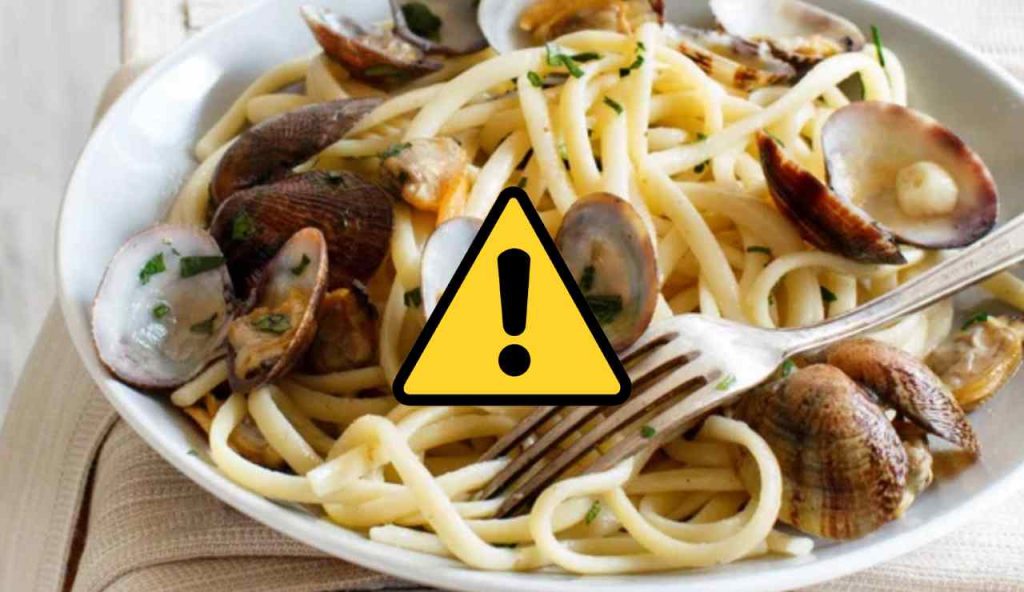 Spaghetti con le vongole e pericoli (Depositphotos foto) - www.marinecue.it