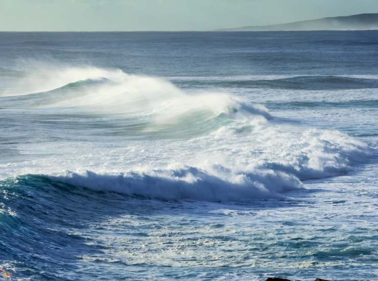 Illustrazione del mare che avanza (Canva FOTO) - marinecue.it