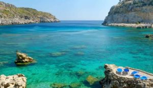 Splendide acque dell'isola (Depositphotos foto) - www.marinecue.it