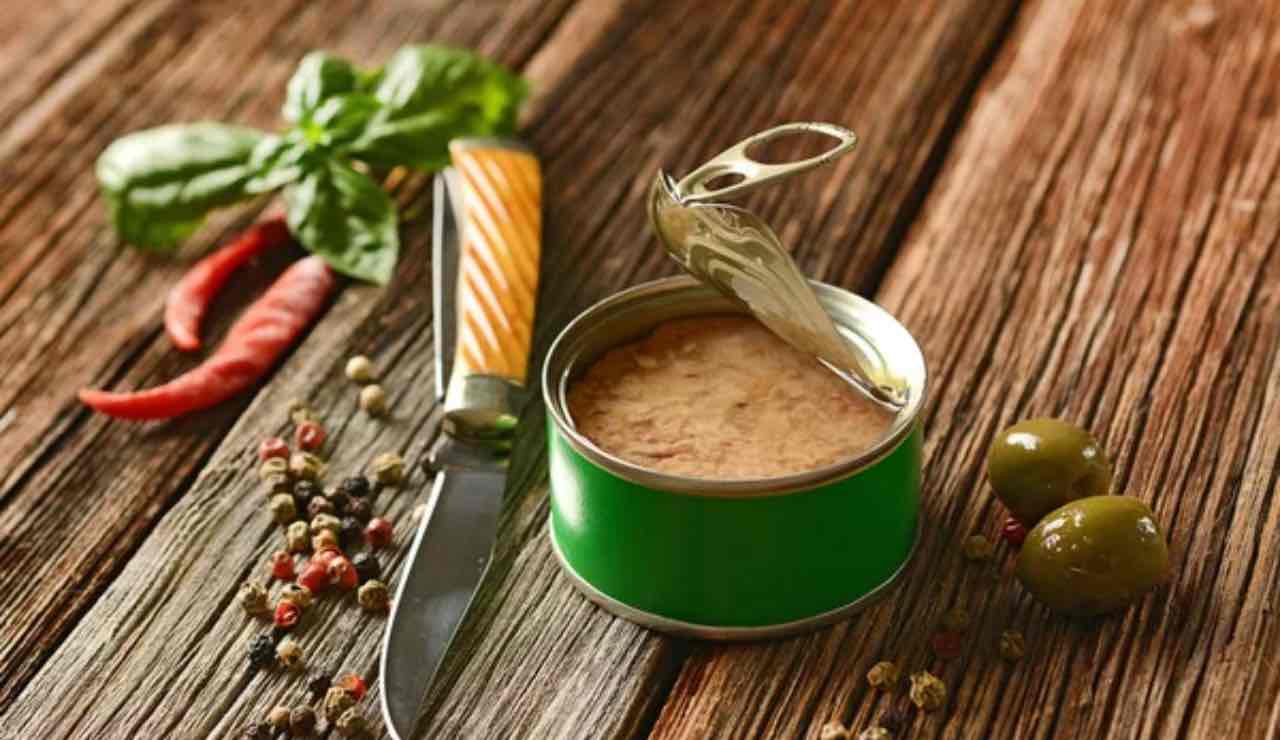 Pasta con il tonno in scatola - Ricetta